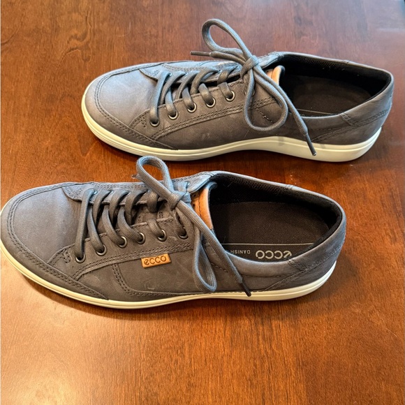 Men’s Ecco Grey Sneakers. US size 8. Euro 42 - Picture 4 of 9